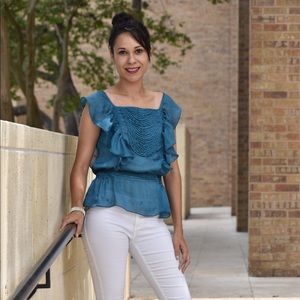 Meet your Posher, Alejandra